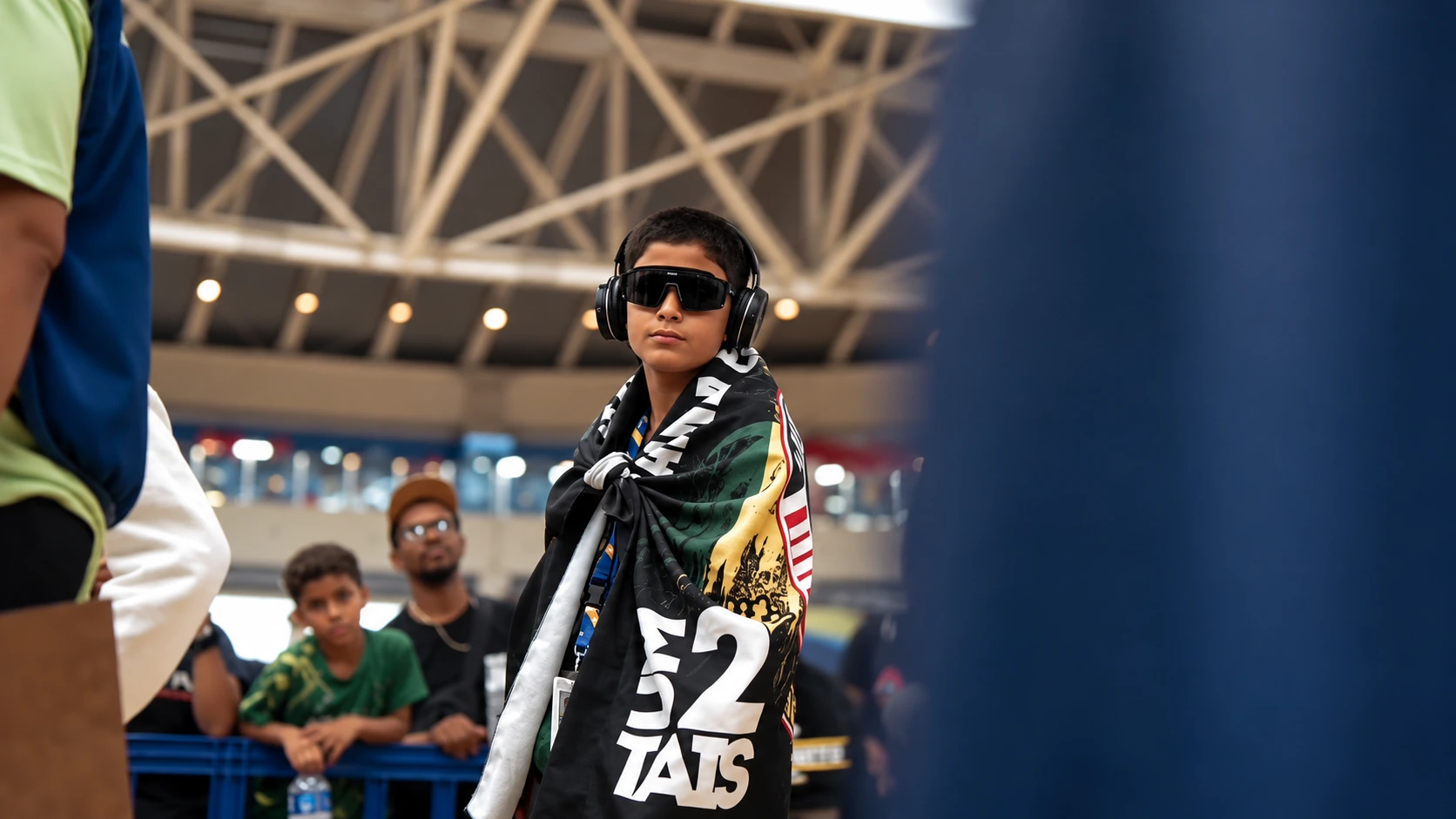 Kauê Sousa com faixa e identidade esportiva em competição